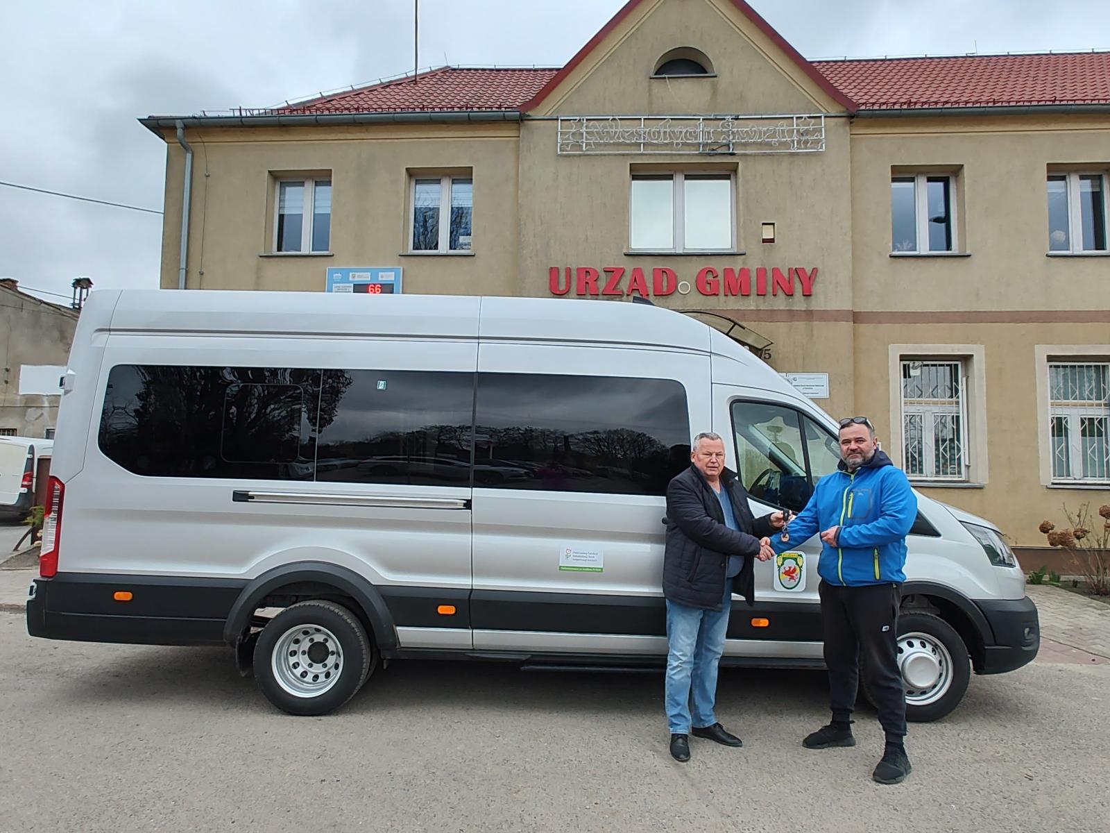 Nowy 18-sto osobowy autobus w Gminie Przelewice